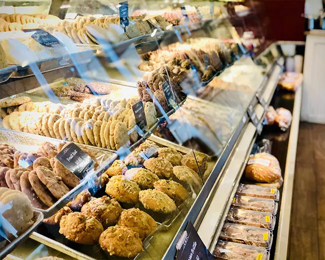 PADARIA E CONFEITARIA - CARLINE MONTEIRO