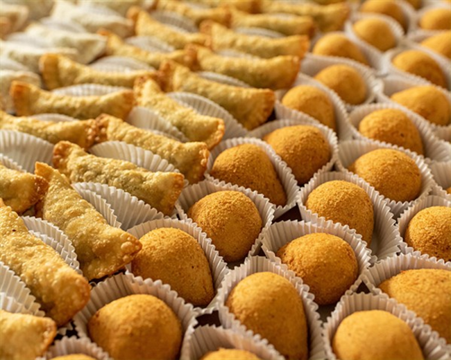 MARI DOCES E SALGADOS